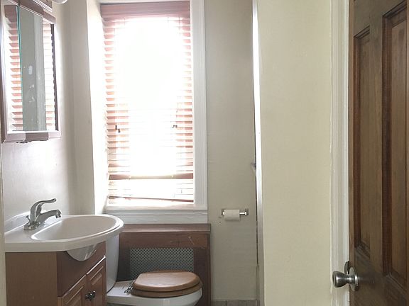 5th image of 1738 W Girard Ave APT 3