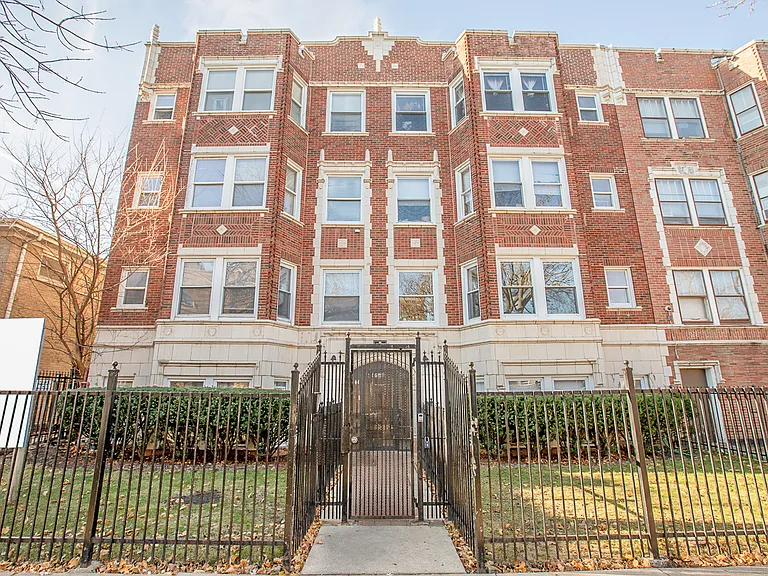 6956 N Ashland Blvd #306 — Photo 9
