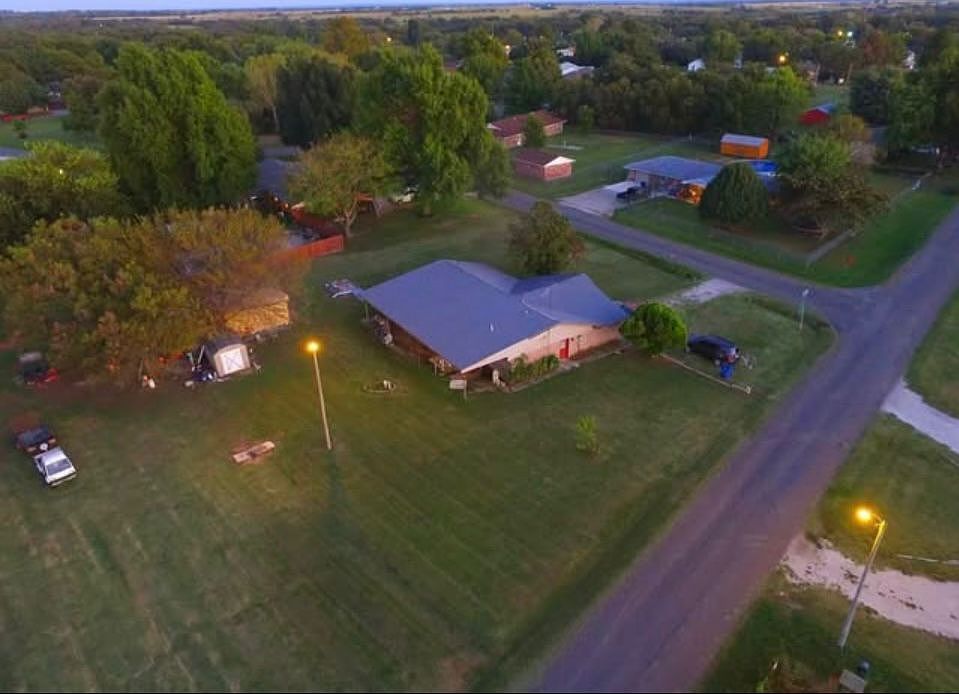 1st image of 102 Lesa Dr