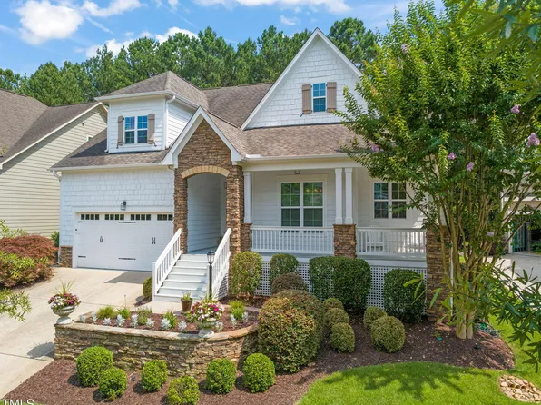 521 Morning Oaks Dr, Holly Springs, NC 27540