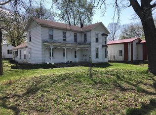 301 S Palmyra St, Perry, MO 63462