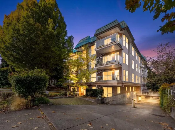 1710 Fort St #404, Victoria, BC V8R 1J2