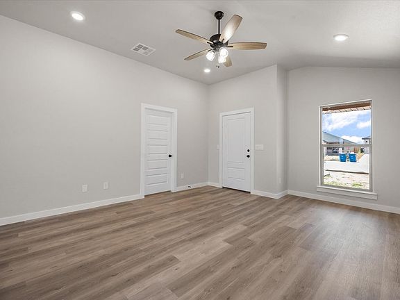 5th image of 3404 Good Prairie Ave