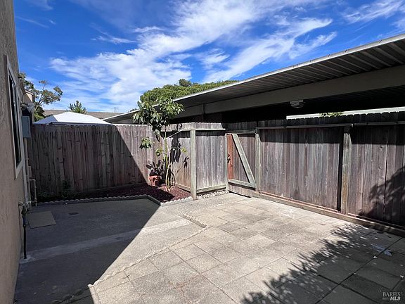 5th image of 460 Vista Del Mar