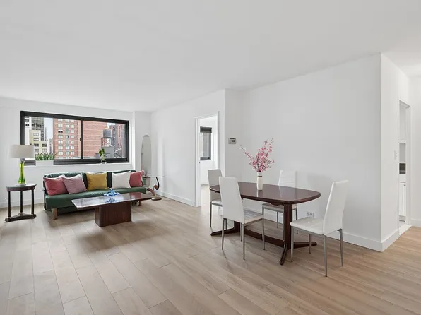 1725 York Ave APT 17G, New York, NY 10128