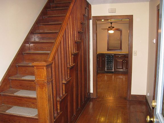 Front entrance foyer