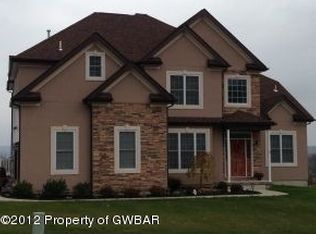 7 Windy Dr, Shavertown, PA 18708