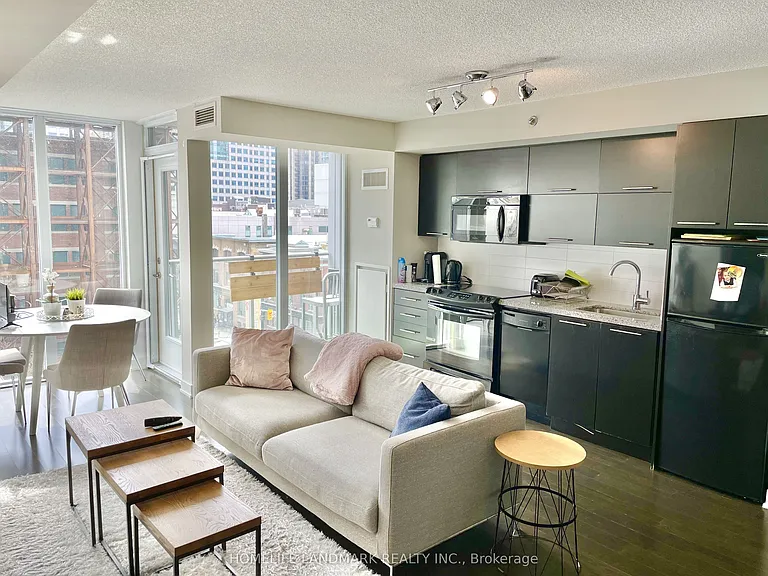 21 Nelson St #608 — Photo 2