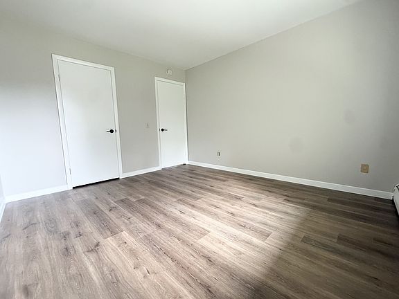 5th image of 2060 Allen Blvd #31