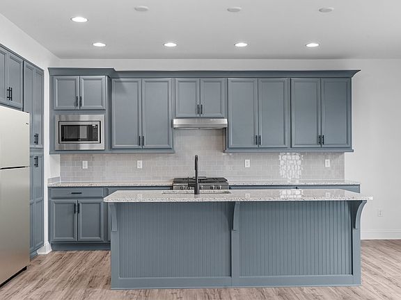 5th image of 1015 Alexander Way