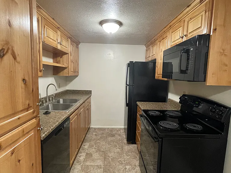 55 E 600 N — Photo 3