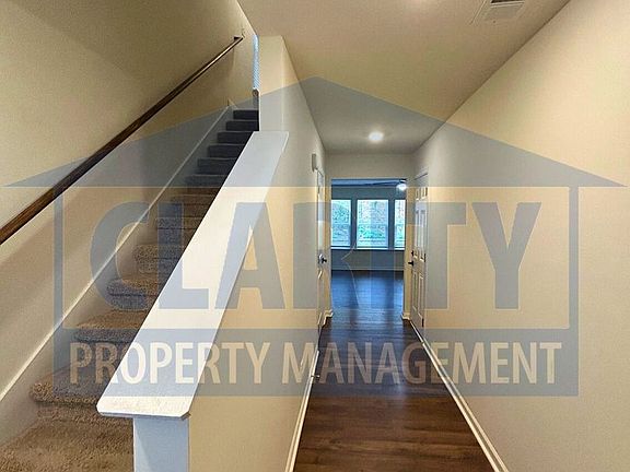 5th image of 3302 Harmony Ct NE
