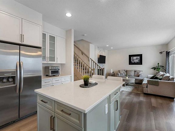 5th image of 89 N Everhollow Rise SW