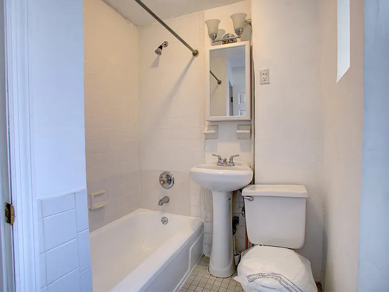 1136 1st Ave #8 — Photo 5