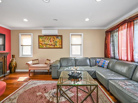 5th image of 77-35 252nd St