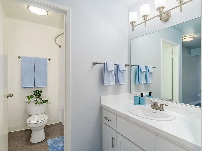 Cirby Oaks Apartment Homes — Photo 14
