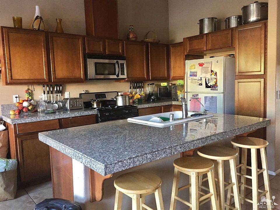 1st image of 15200 Via Montana