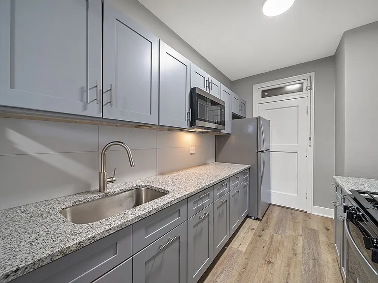 Bella Casa Apartments — Photo 21