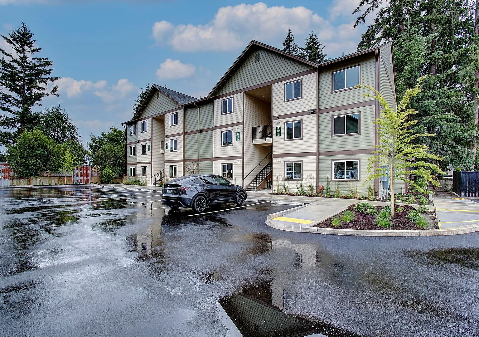The 404 on 117th Now Leasing! — Photo 1