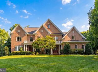 2584 Vintage Crest Ln, Oakton, VA 22124