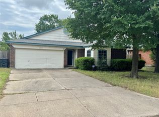 6715 Copperwood Ct, Arlington, TX 76001
