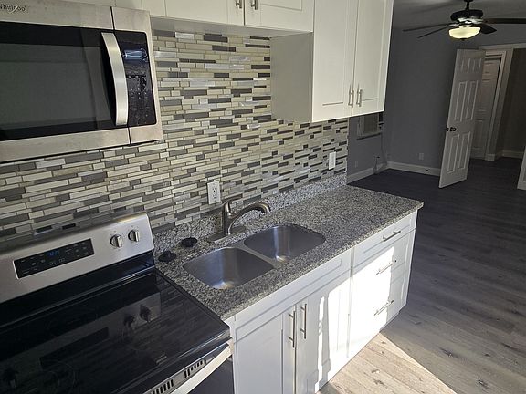 4th image of 3832 46th Ave N #B