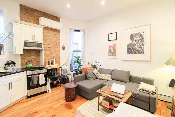 Rented by Coroi Corp | media 11