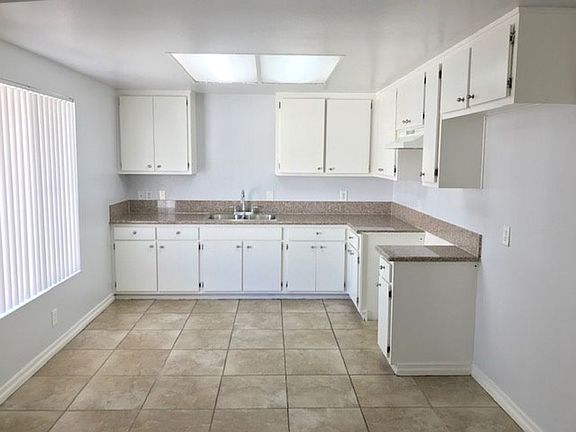 3rd image of 1324 S Greenwood Ave #1324F