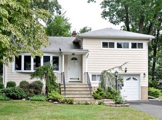 190 Henshaw Ave, Springfield, NJ 07081