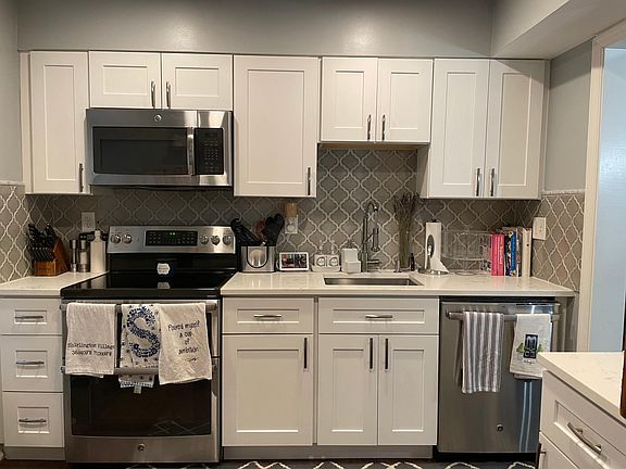 4th image of 2542 S Arlington Mill Dr