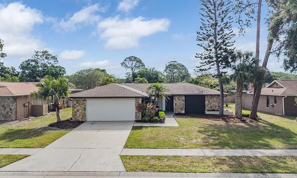 1st image of 3643 FAIRWAY FOREST CIRCLE