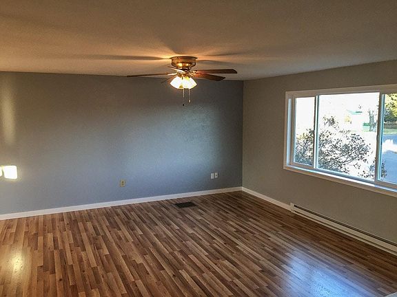 2nd image of 901 Montana St