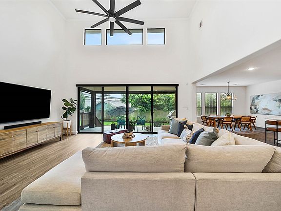 5th image of 2554 Roy Cir
