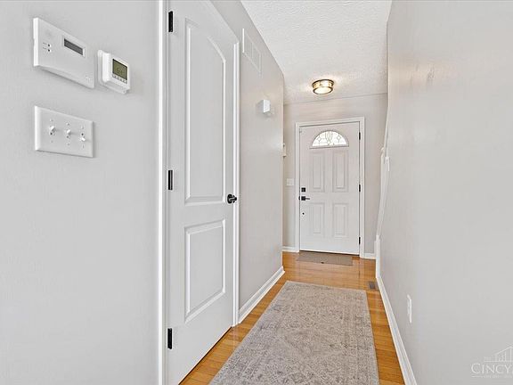 4th image of 6396 Glenmont Dr