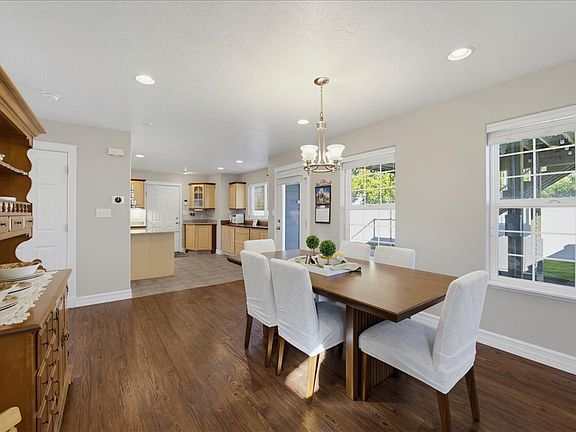 3rd image of 4713 7th Ave N