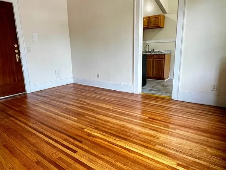 1946 E Main St #13 — Photo 1