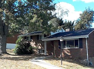 135 Danube Dr, Pittsburgh, PA 15209