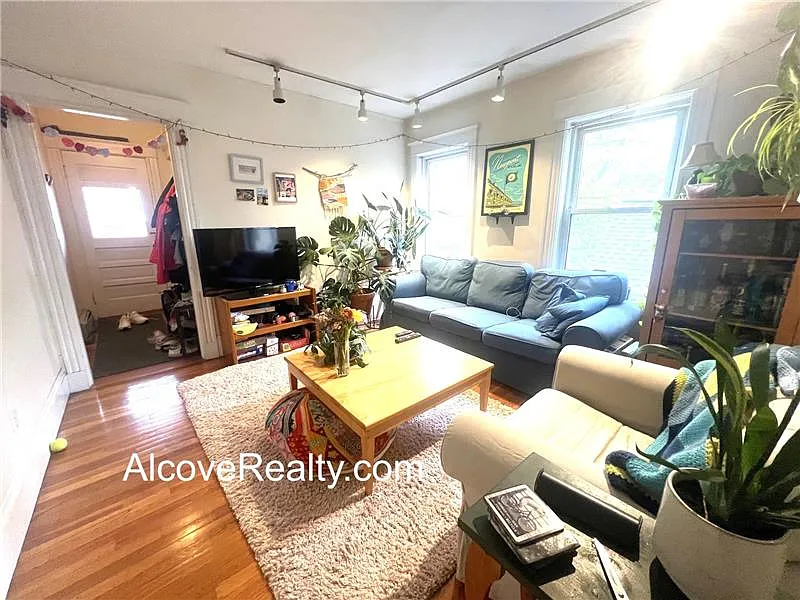 Building Photo - 21 Sartwell Ave #2