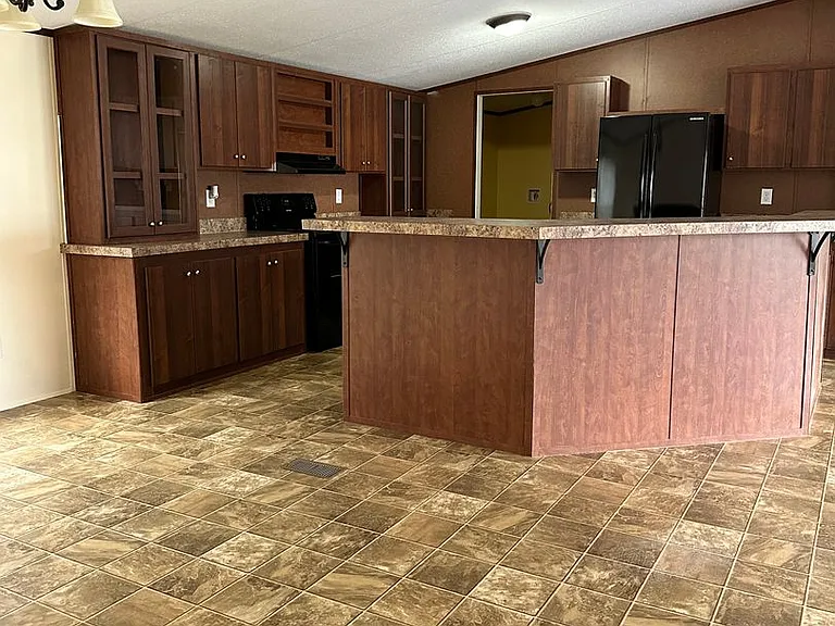 1016 Private Road 1518 — Photo 11