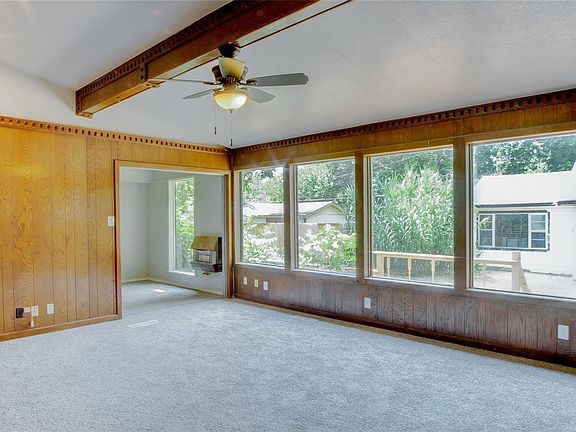 5th image of 813 N Sioux Ave