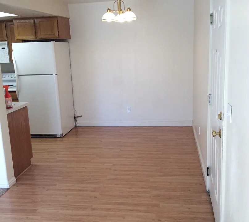 1263 W 1520 N