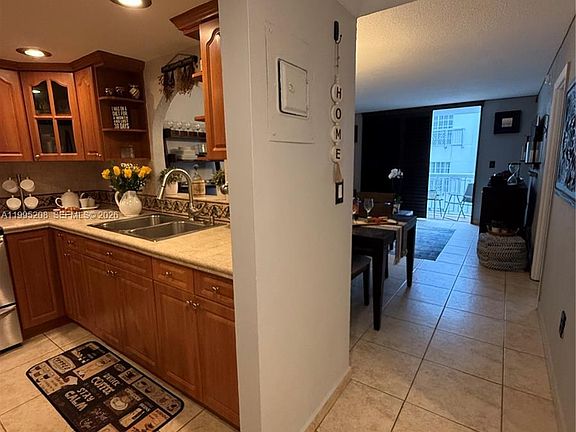 3rd image of 401 Ocean Dr APT 324