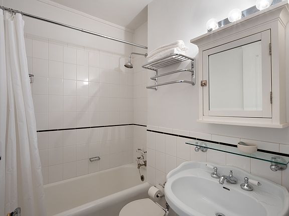 3rd image of 225 Central Park N #1412