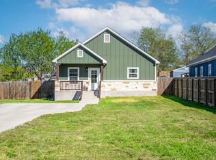 224 Spruce Ave, Luling, TX 78648