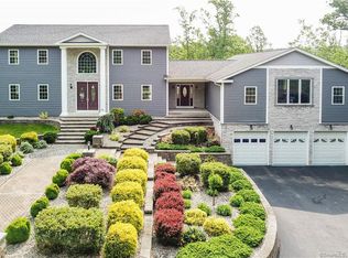 96 Sachem Dr, Middletown, CT 06457
