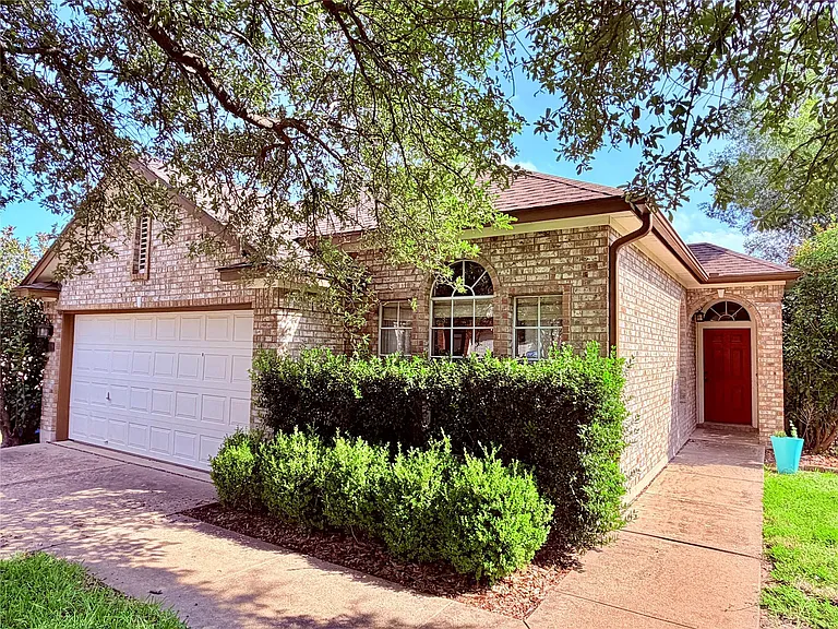 2805 Feathercrest Dr — Photo 1