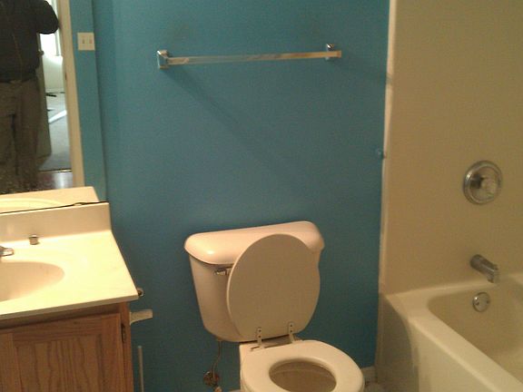4th image of 413 S 43rd St