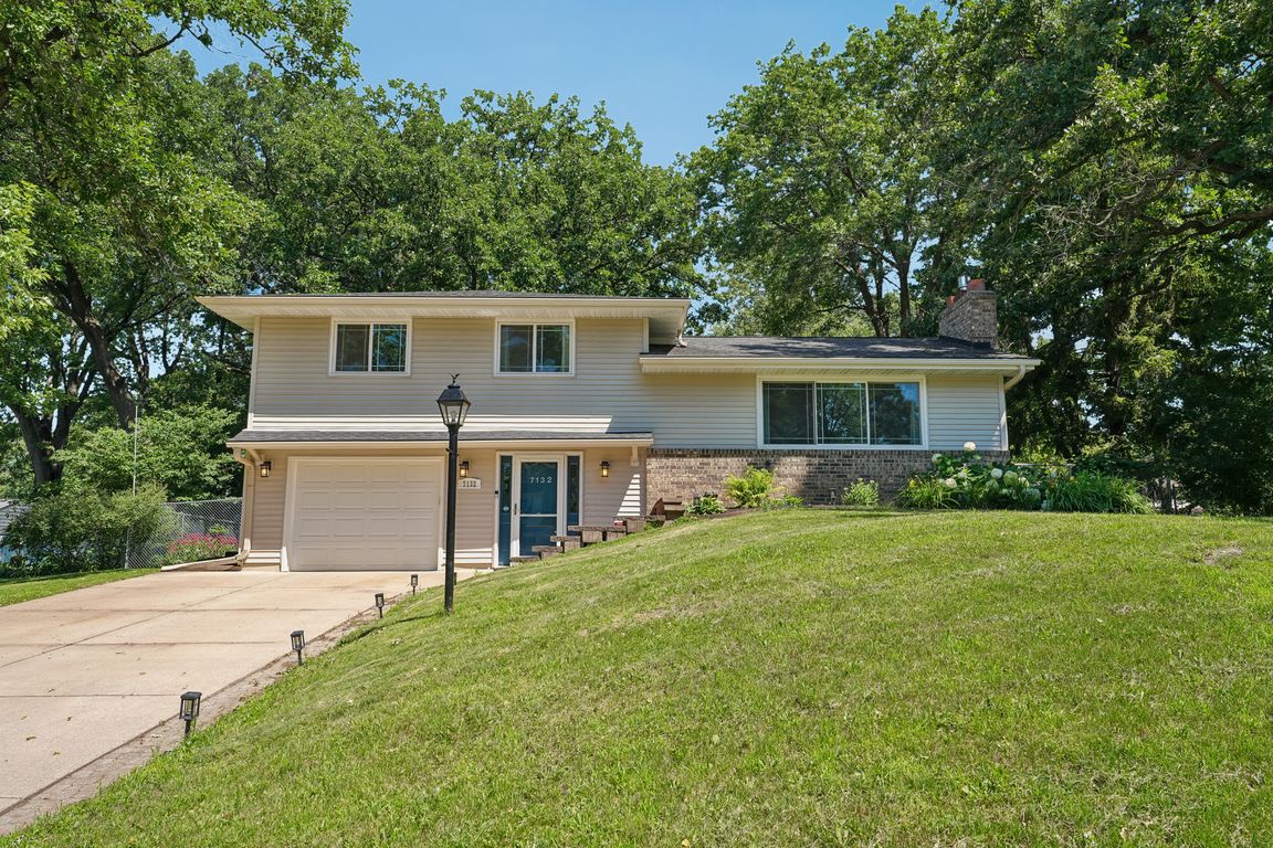 Courtly Rd-S1507-001.jpg