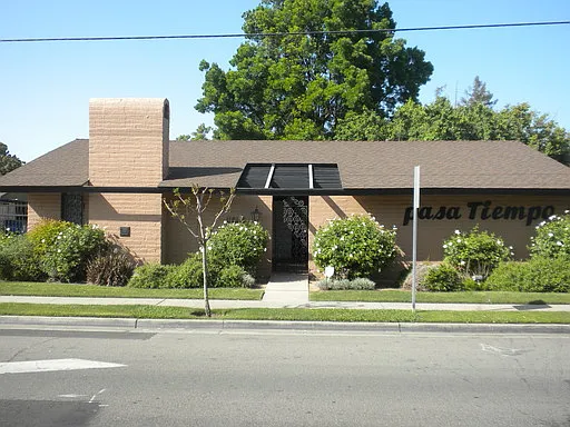 1181 E Ashlan Ave APT C photo 1