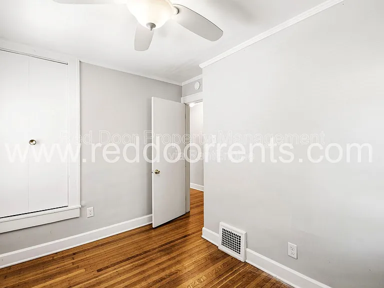 4704 N College Ave — Photo 18